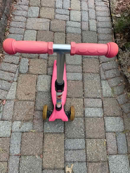 Photo of free 3 wheel kids scooter (Livingston) #1