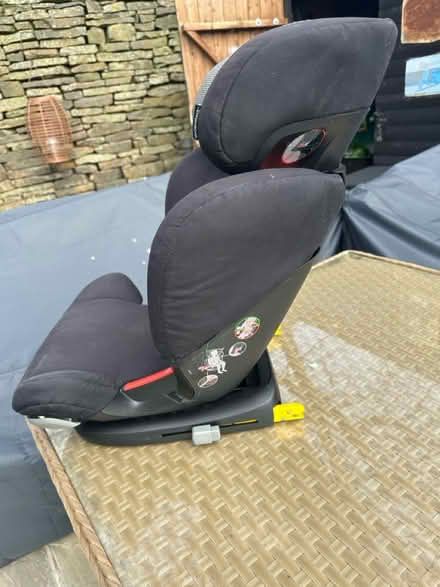 Photo of free 2 x isofix car seats (Stannington S6) #4