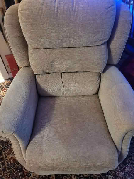 Photo of free Sit to Stand Reclining Chair (Lodgevale Estate LL14) #4
