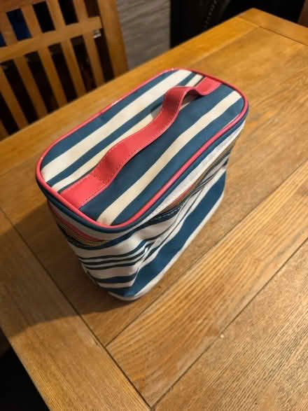 Photo of free Boots Large Unused Ladies Wash bag (Woodside SE25) #2