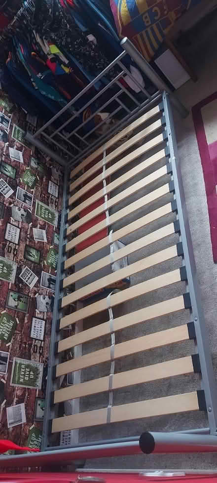 Photo of free Single bed frame (Ld7 1rr) #1