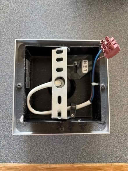 Photo of free Ceiling mounted adjustable spotlights, 10 (Brookhouse LA2) #4