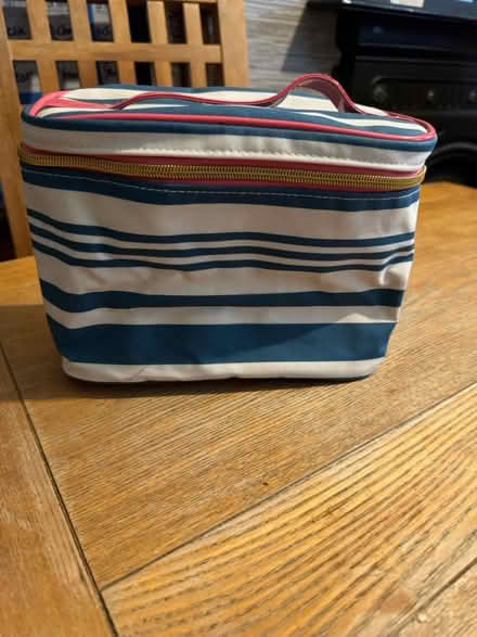 Photo of free Boots Large Unused Ladies Wash bag (Woodside SE25) #1