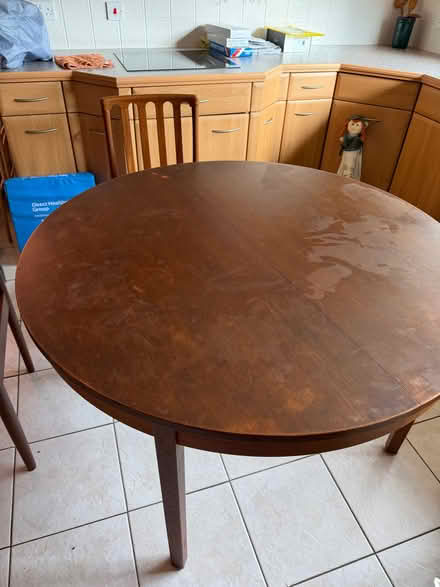 Photo of free Dining table and 7 chairs (Rayleigh SS6) #2