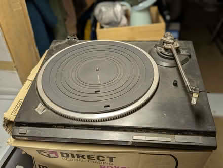 Photo of free Technics Record Player Turntable (Spares or Repair) (Shoreditch N1) #2