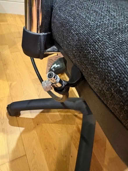 Photo of free Office Chair, grey pad seat armrest (SE1) #4