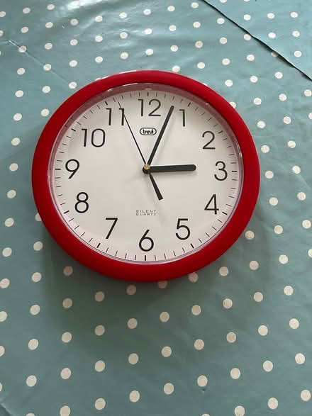 Photo of free Wall clock (Penistone S36) #1