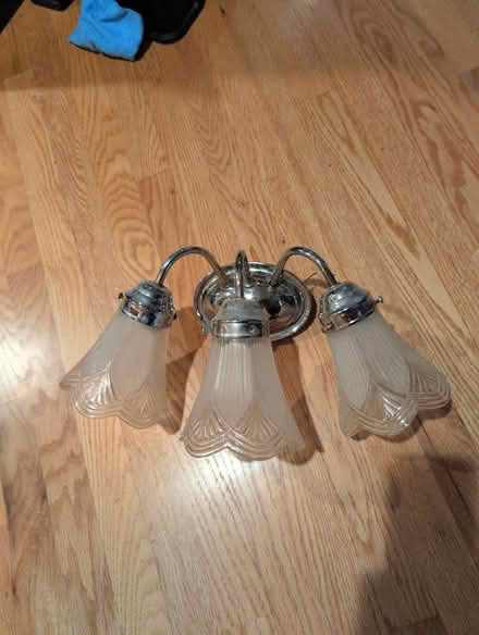 Photo of free Light fixture (South Boulder) #1