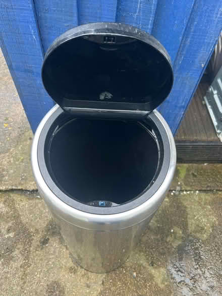 Photo of free Kitchen bin (Wigston Leicestershire.LE18) #3