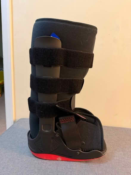 Photo of free Walking boot - theatre prop? (Hitchin SG4) #4