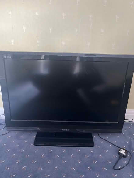 Photo of free Toshiba 31’’ TV (no remote) (Bowerham LA1) #1