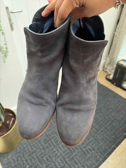 Photo of free TH women boots Uk 7.5 (Marks Gate IG7) #3