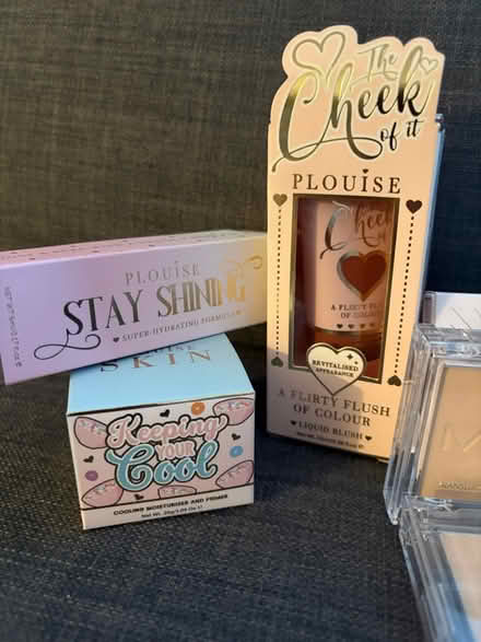 Photo of free Make-up bundle (SE1) #2