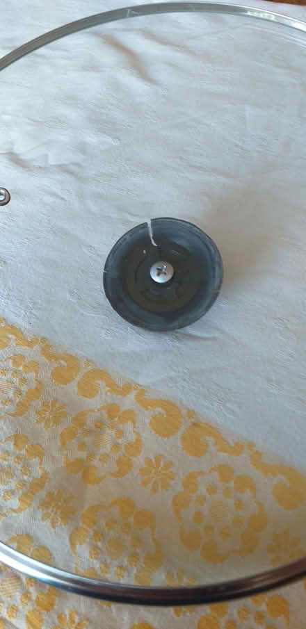 Photo of Broken glass lid with good handle (Drayton NR8) #2