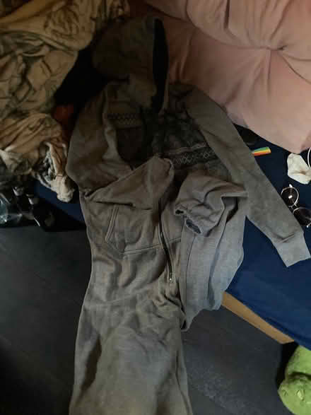 Photo of free Man onzie s/m (E8 4pt) #1