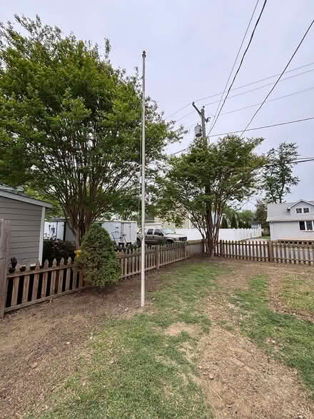 Photo of free Flag pole (Edgewater londontowne) #2