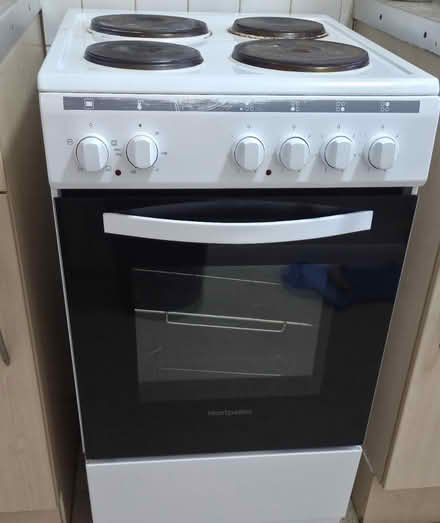 Photo of free Montpellier Electric Cooker (Bingley BD16) #2