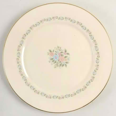 Photo of free Lenox Dinner Plates (Jefferson Avenue Downers Grove) #1
