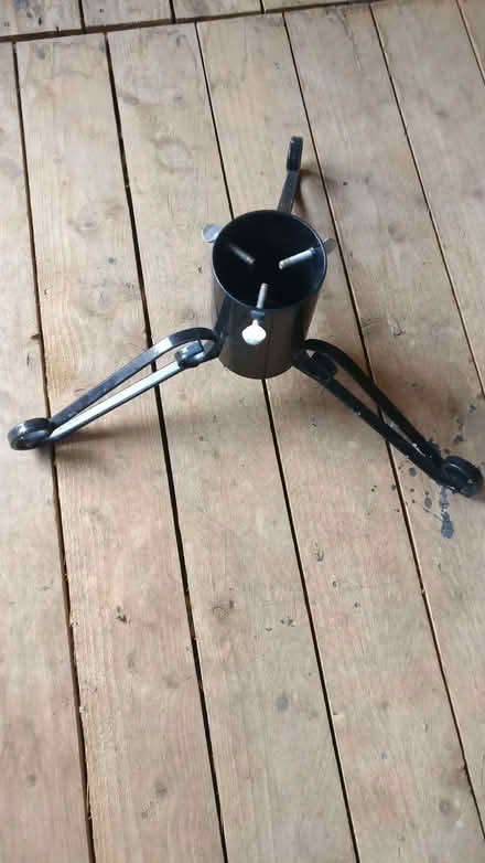 Photo of free Christmas tree stand (Chingford E4) #1