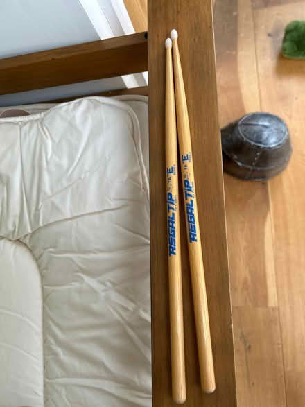 Photo of free Drumsticks and music book (Caldecott OX14) #1
