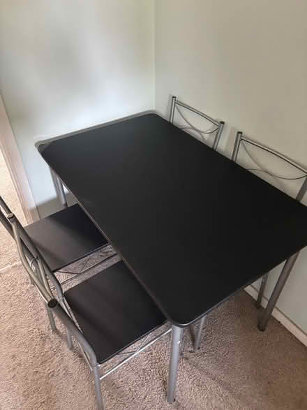 Photo of free 4 Seater Dining Room Table & Chairs (LU7) #3