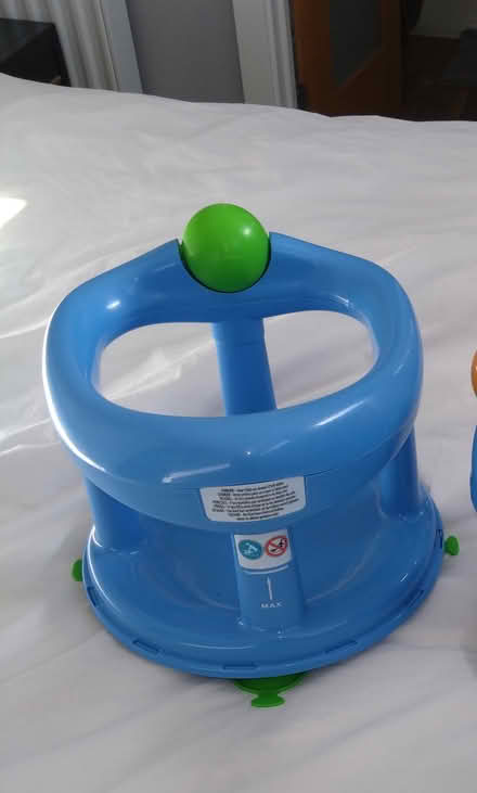 Photo of free Baby bath seat (Hitchin SG4) #2