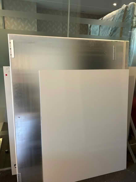 Photo of free 1 Mountable Whiteboard left (W2 2ET) #1