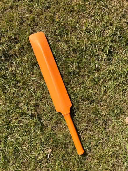 Photo of free Plastic cricket bat (Dunstable LU5) #1