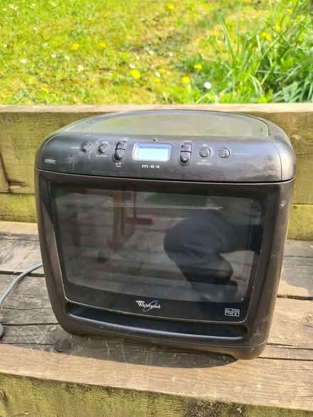 Photo of free Microwave, gwo (Bisley Old Road GL5) #1