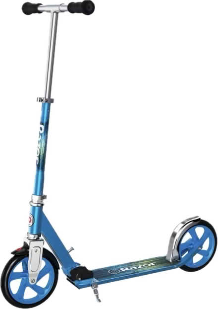 Photo of Scooter (Cheadle Hulme SK8) #1