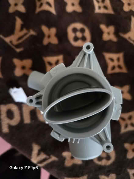 Photo of free beko washing machine pump base (Erith DA8) #4