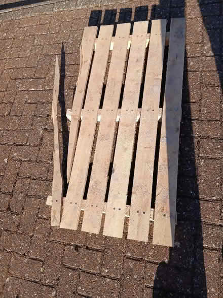 Photo of free 2 x wooden pallets (Chelsfield BR6) #2