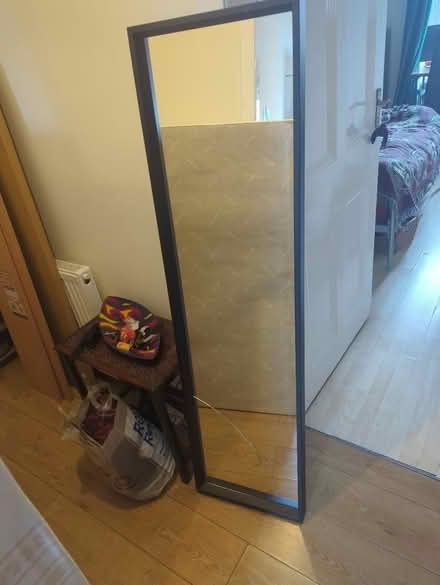 Photo of free Mirror (19 halbert Street G41 3TT) #1