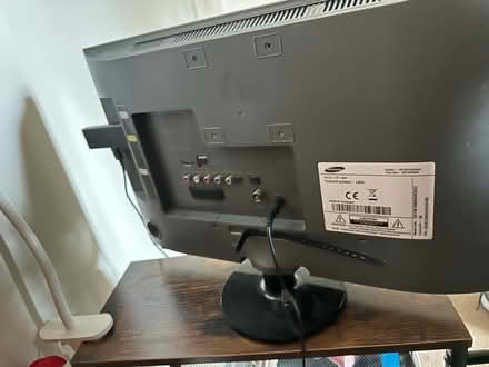 Photo of free Samsung Monitor (Highbury and Islington, N5) #3