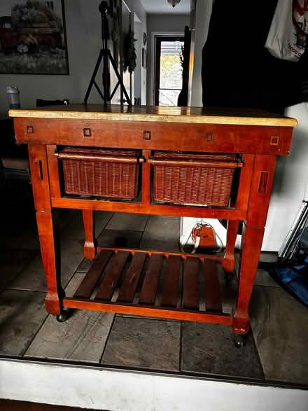 Photo of free Kitchen Island (Throggs Neck (Bronx)) #1