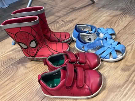 Photo of free kids' shoes size 6 and EU 23 (Hale End IG8) #1