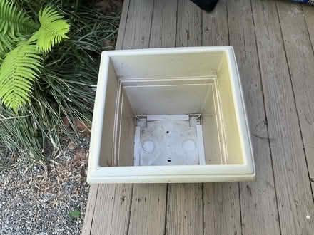 Photo of free Large plastic pot (Catonsville near old EC) #1
