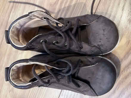 Photo of free kids' shoes size 7 (Hale End IG8) #2