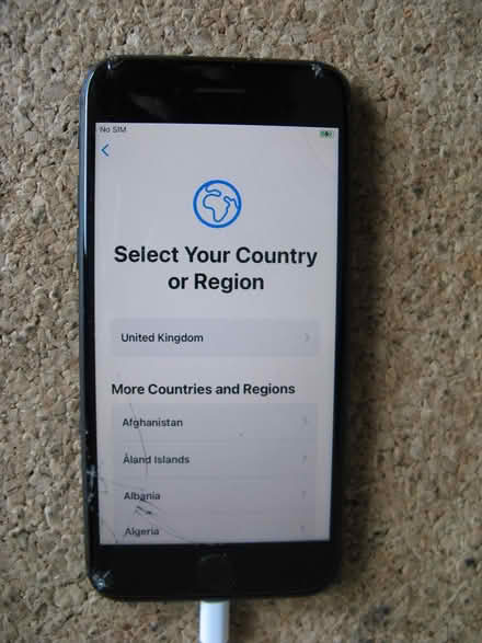 Photo of free iPhone 8 currently using iOS 16.7.12 (Croham CR2) #4