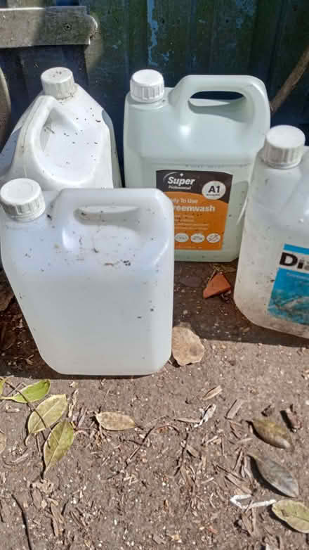 Photo of free empty screenwash containers (Chapeltown LS7) #1