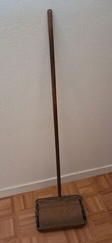 Photo of free antique carpet sweeper #1