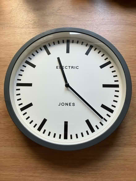 Photo of free Wall clock ⏰ (Waddon) #1
