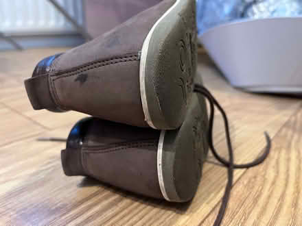 Photo of free kids' shoes size 7 (Hale End IG8) #4