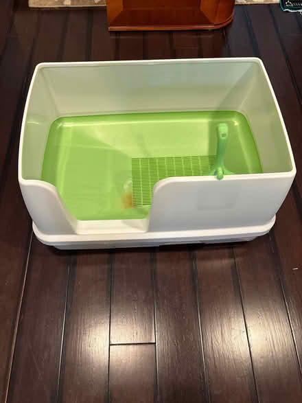 Photo of free Tidy cat Breeze XL Litter box (NE (Trinidad)) #1
