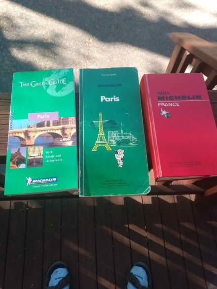 Photo of free travel guides: France (Cambridge, Porter Square) #1
