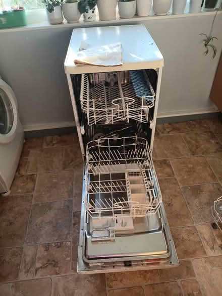 Photo of free Faulty slimline dishwasher (OX10 Cholsey) #1