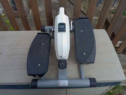 Photo of free stepper exercise machine. (Twerton BA2) #1