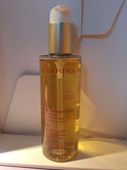 Photo of free Clarins Cleansing Oil (Thatcham RG18) #1