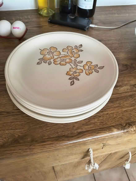 Photo of free Various crockery (Harrold. MK43) #3
