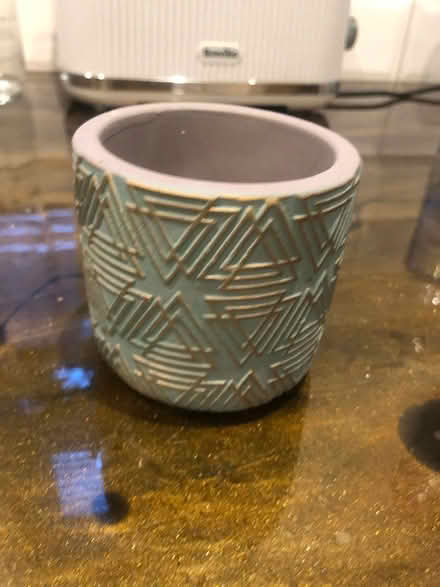Photo of free Mini plant pot (Cavendish DE23) #3